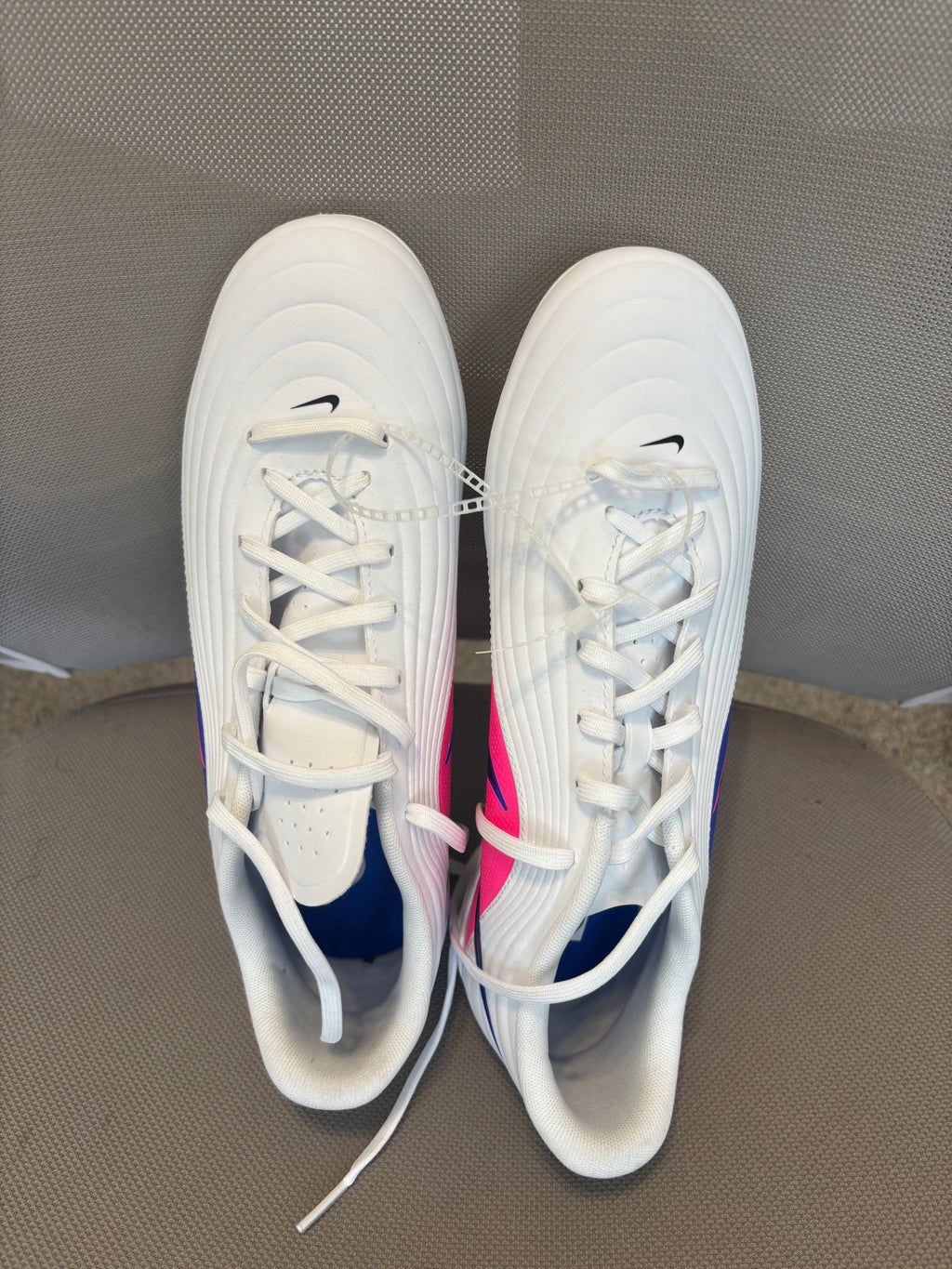 Nike Tiempo Maestro MG – Tacos de Fútbol (Blanco/Rosa/Azul) - Talla 9.5 US