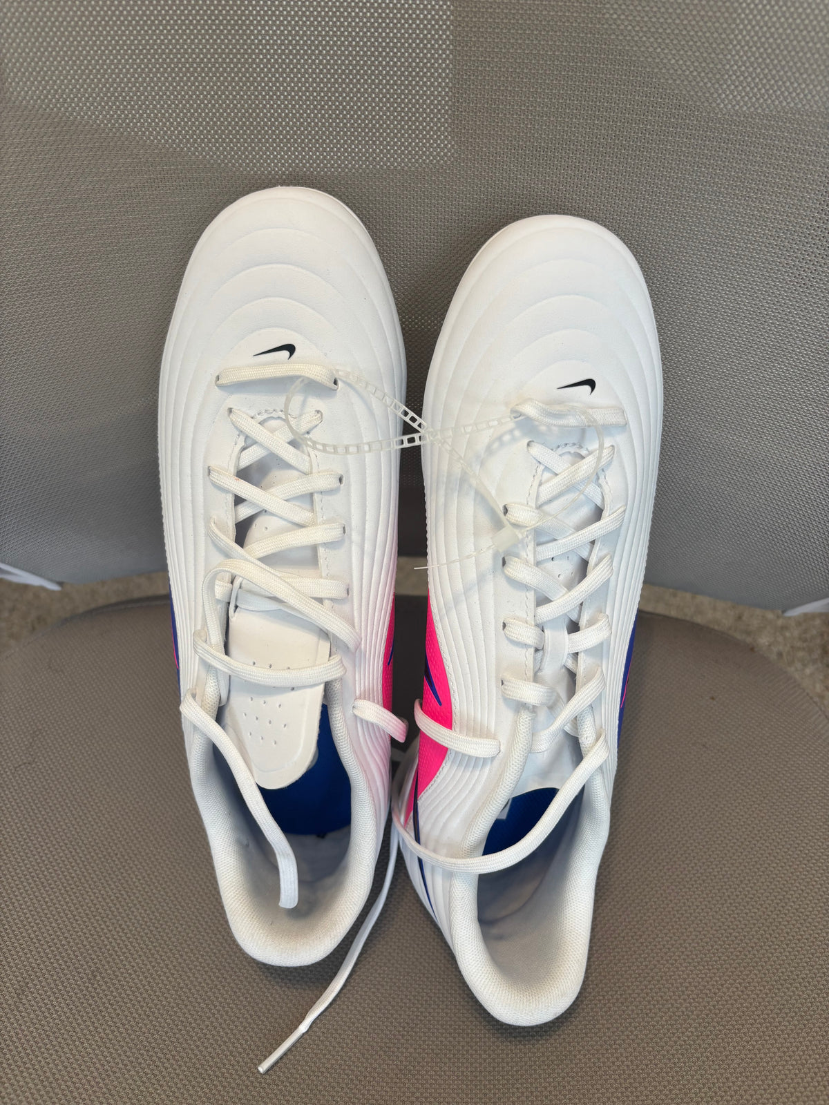 Nike Tiempo Maestro MG – Tacos de Fútbol (Blanco/Rosa/Azul) - Talla 9.5 US