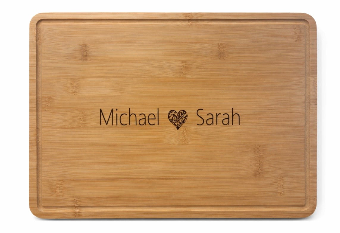 Personalized Bamboo Cutting Board with Romantic Engraving | Charcuterie Board | Perfect Gift for Couples.Tabla de Bambú 14.5”x11”
