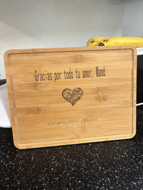 Regalo para Mamá – Tabla de Cocina Personalizada (Día de las Madres)Tabla de Bambú 14.5”x11”